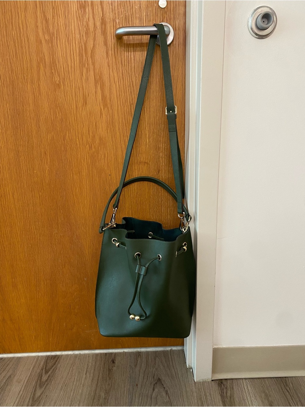 tde. Dark Green Drawstring Bucket Shoulder Bag